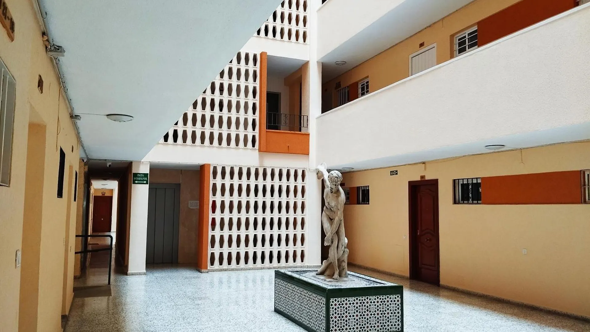 Apartamento Aguila Benalmadena 0*,  Spain